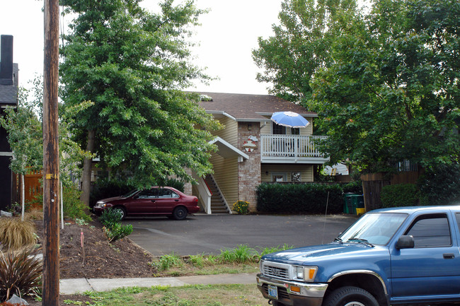 1914 NE 46th Ave in Portland, OR - Building Photo - Building Photo