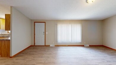 154 Northwest Dr in Bismarck, ND - Building Photo - Building Photo