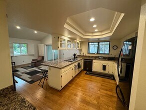 1376 Ken Ave in Santa Maria, CA - Building Photo - Building Photo