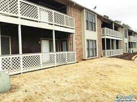 5035 7 Pine Cir in Huntsville, AL - Building Photo