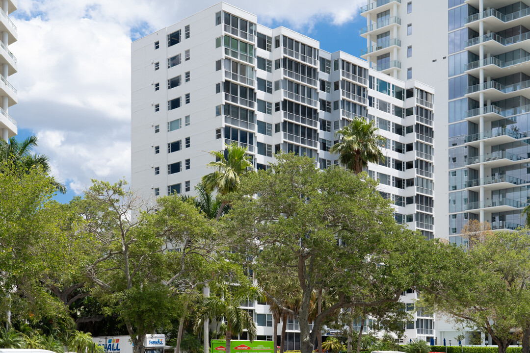 Royal Saint Andrew Condominiums in Sarasota, FL - Building Photo