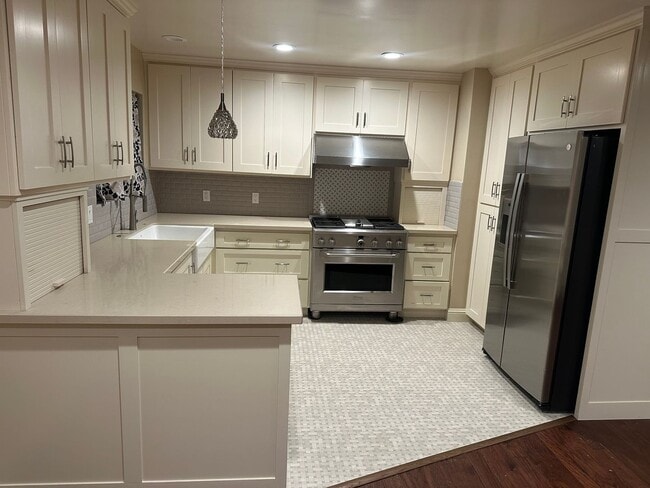 24 Hacienda Ln in Woodland, CA - Building Photo - Building Photo