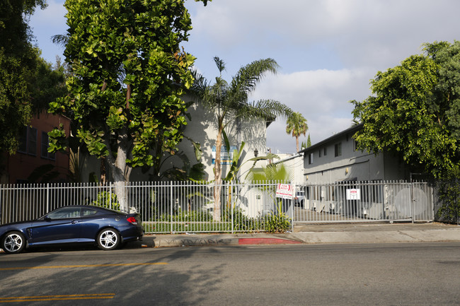 1539 Bronson Ave in Los Angeles, CA - Building Photo - Building Photo