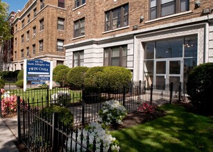 The Twin Oaks in East Orange, NJ - Building Photo - Interior Photo