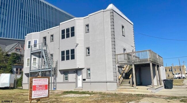 property at 222 S Rhode Island Ave