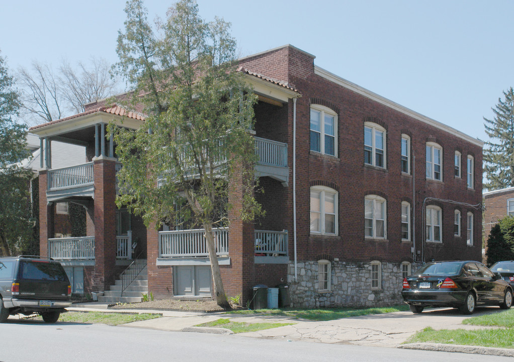 2412 Green St in Harrisburg, PA - Building Photo