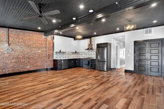 1529 W Market St in Louisville, KY - Building Photo - Building Photo