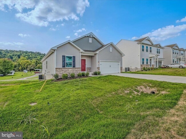 290 Scoter Rd in Hedgesville, WV - Building Photo - Building Photo