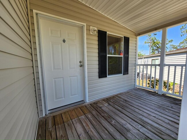19237 Cedar Crest Ct in North Fort Myers, FL - Building Photo - Building Photo
