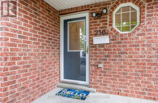 236 B Inverhuron Crescent in Waterloo, ON - Building Photo - Building Photo