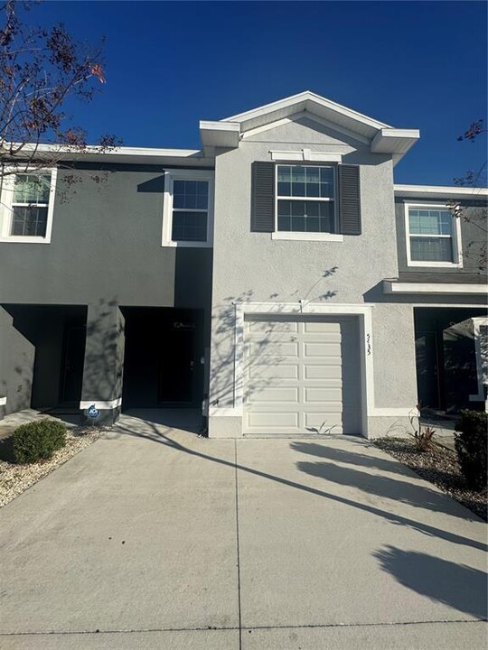 5435 Dragonfly Dr in Wildwood, FL - Building Photo