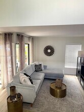 15052 SW 127th Pl in Miami, FL - Building Photo - Building Photo