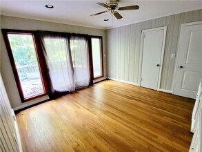 697 Willivee Dr in Decatur, GA - Building Photo - Building Photo