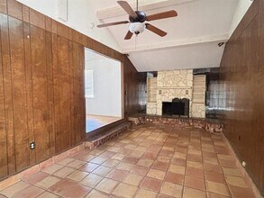 1821 Donna St in Arlington, TX - Building Photo - Building Photo