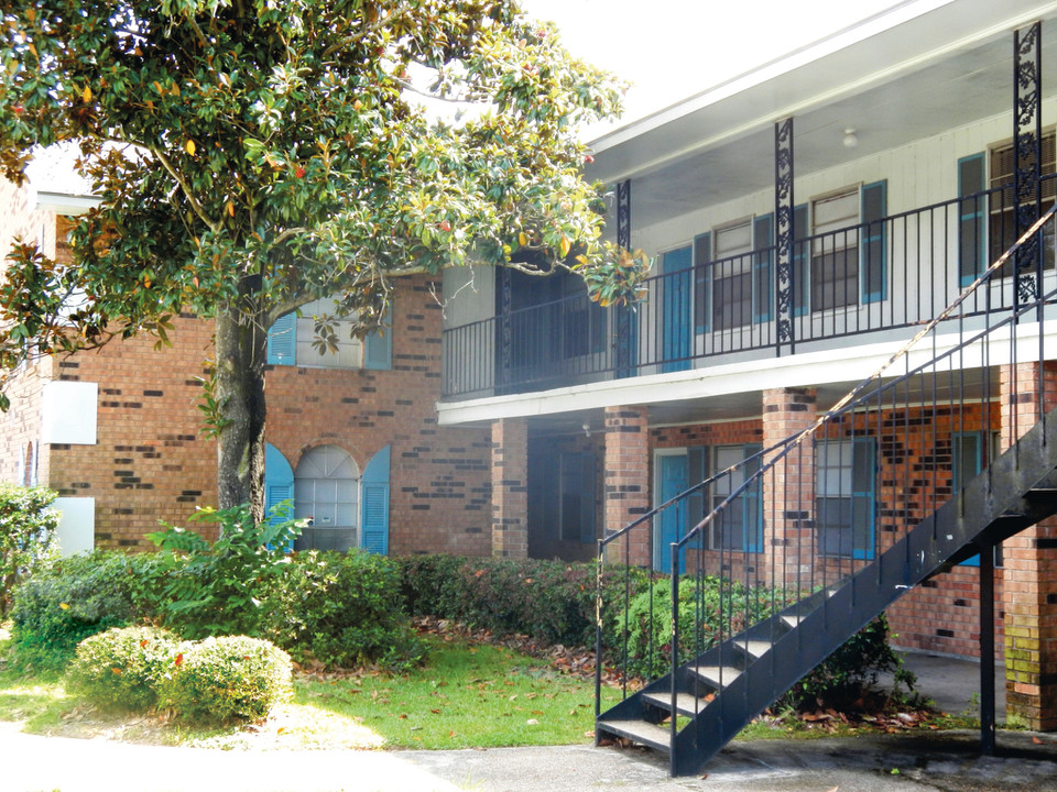 Magnolia Gardens in Baton Rouge, LA - Building Photo