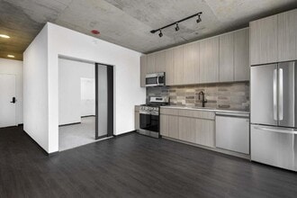 600 W Chicago Ave, Unit 1609 in Chicago, IL - Foto de edificio - Building Photo