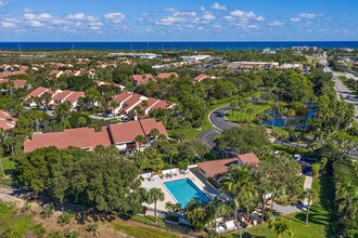 204 Sea Oats Dr-Unit -F in Juno Beach, FL - Building Photo - Building Photo