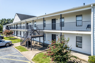 Riverchase Apartments in Robinsonville, MS - Building Photo - Building Photo