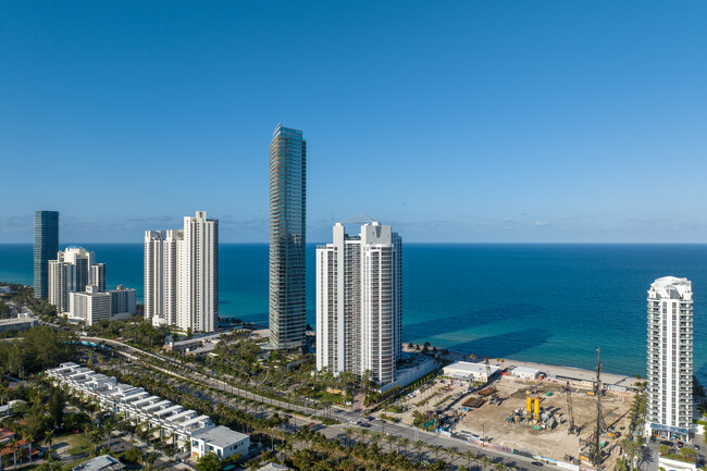 Ocean III in Sunny Isles Beach, FL - Building Photo - Building Photo