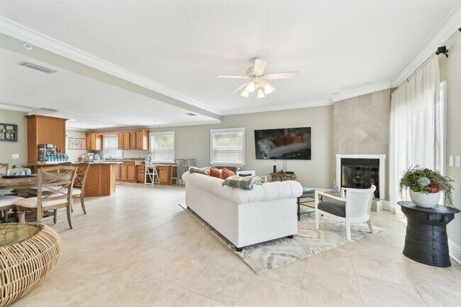 16033 Gulf Blvd in Redington Beach, FL - Building Photo - Building Photo