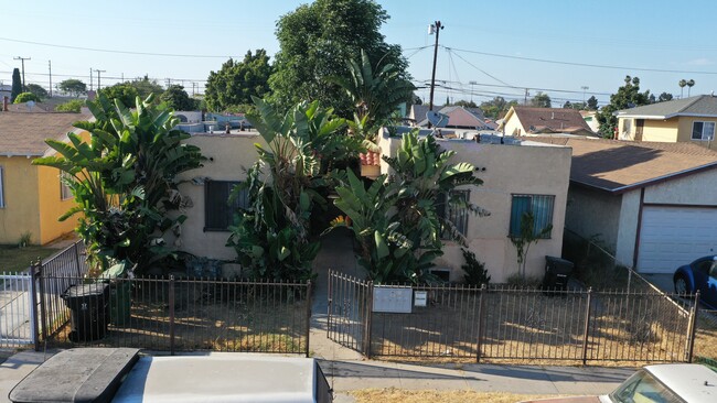 1135 E 67th St in Los Angeles, CA - Building Photo - Building Photo