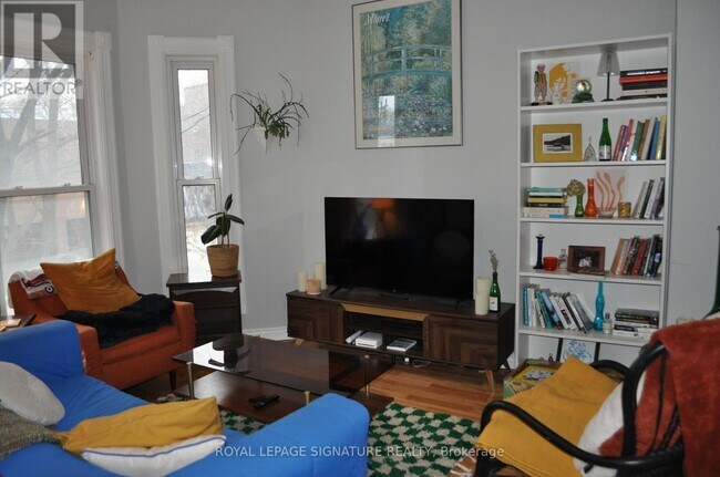 133 Brock Ave in Toronto, ON - Building Photo - Building Photo