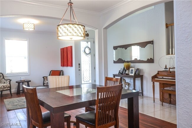 property at 2501 Laurentina Ln
