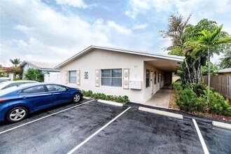 805 NE 23rd Dr in Wilton Manors, FL - Foto de edificio - Building Photo