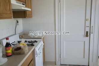 90 Maple St, Unit 4 in Malden, MA - Building Photo - Building Photo