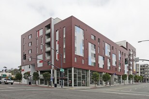 Cedar Gateway in San Diego, CA - Building Photo