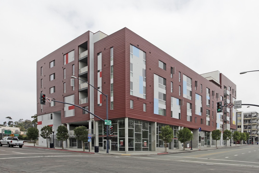 Cedar Gateway in San Diego, CA - Building Photo