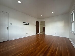 30 Kelly Pkwy in Bayonne, NJ - Building Photo - Building Photo