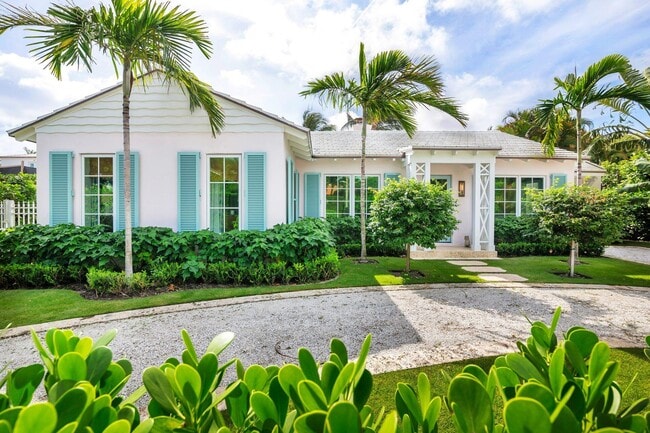 266 Colonial Ln in Palm Beach, FL - Building Photo - Building Photo