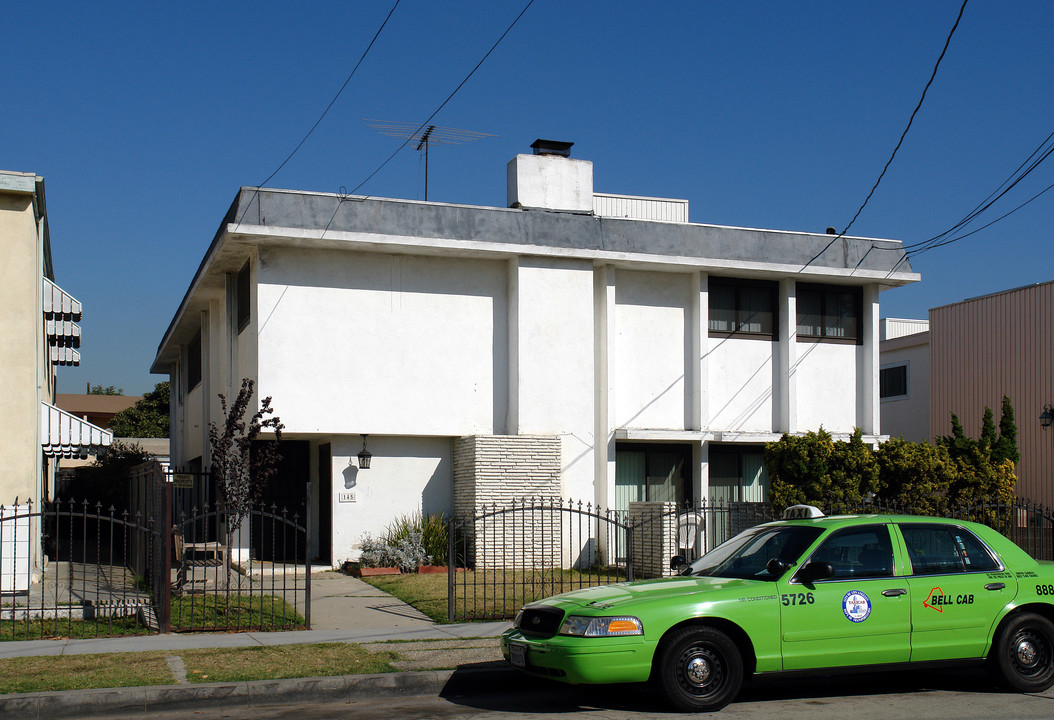 145 W Hillcrest Blvd in Inglewood, CA - Foto de edificio