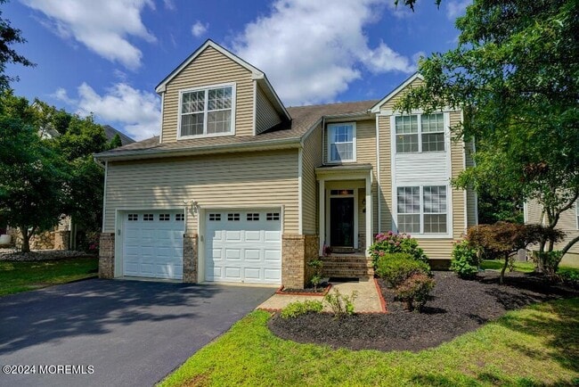 property at 6 Mulberry Ln