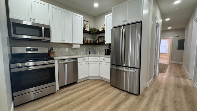 115 CARTERET Ave in Jersey City, NJ - Building Photo - Building Photo