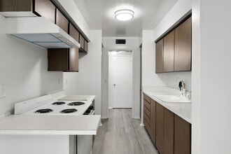 Florence Villas in Downey, CA - Building Photo - Building Photo