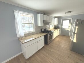 2106 Tepee Ave in Carpentersville, IL - Building Photo - Building Photo