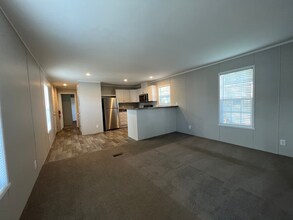 5161 Chantelle Dr in Flint, MI - Building Photo - Building Photo