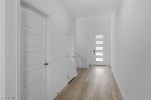 290 Robson Rdg Ln in Henderson, NV - Building Photo