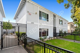 1230 E Borchard Ave in Santa Ana, CA - Building Photo - Building Photo