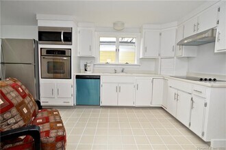 132 Water St in Stonington, CT - Building Photo - Building Photo