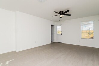 11533 Chestnut Barr Dr in Converse, TX - Building Photo - Building Photo