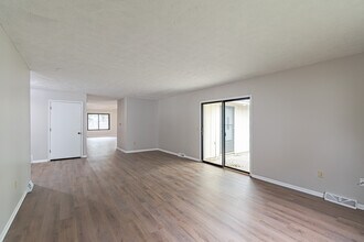 13103 Lillian St in Omaha, NE - Building Photo - Building Photo