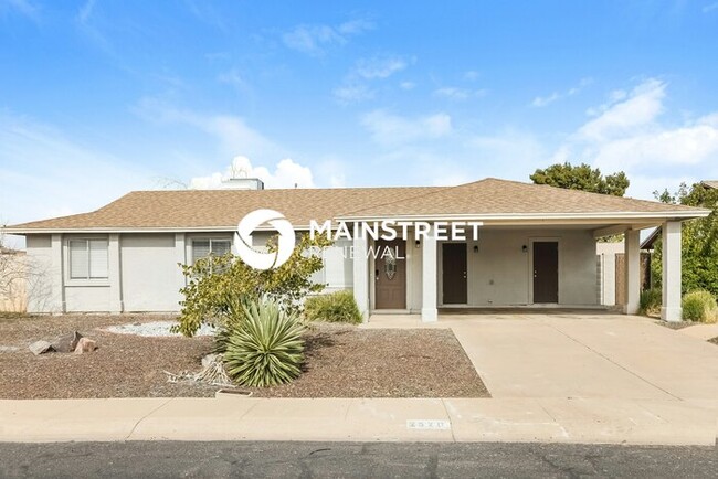 property at 2520 W Wood Dr