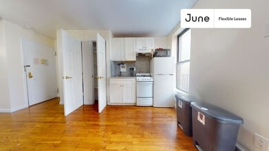 1365 1st Ave in New York, NY - Building Photo - Building Photo