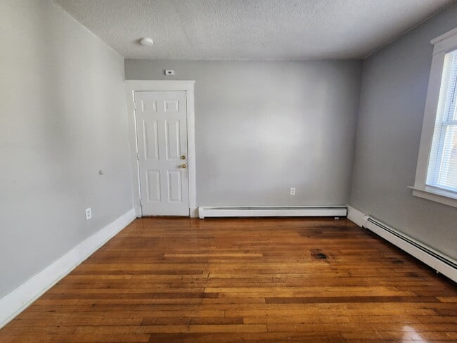 84 Elizabeth St, Unit 3 in New Haven, CT - Building Photo - Building Photo