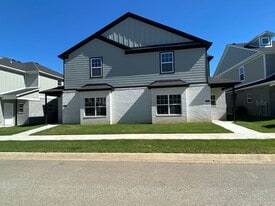 822 S Amarillo Ave in Fayetteville, AR - Building Photo