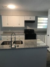 121 La Laja Dr in Angleton, TX - Building Photo - Building Photo