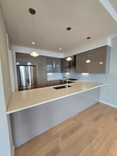 Harbor Verandas in Cleveland, OH - Building Photo - Building Photo